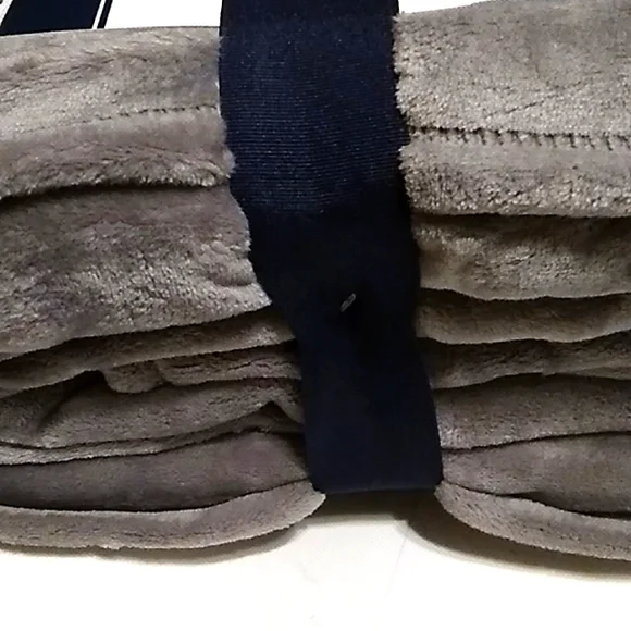 COPY - NWT 1985 Tommy Hilfiger Blanket (King Size) - Picture 7 of 9